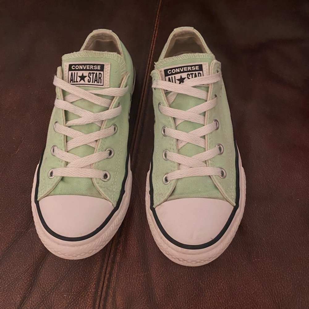 Converse Tennis Shoes